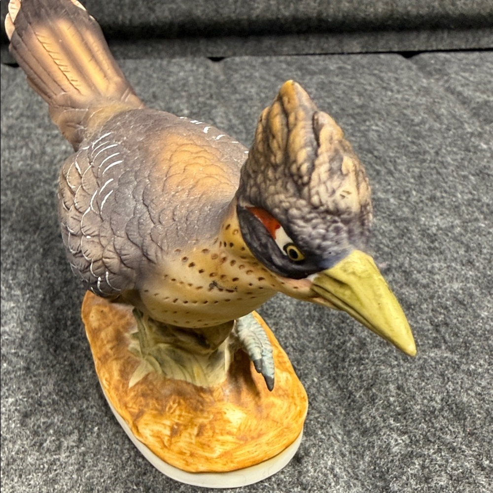 Lefton Ceramic Bird Figurine with Brown and Gray Plumage - Picture 9 of 14